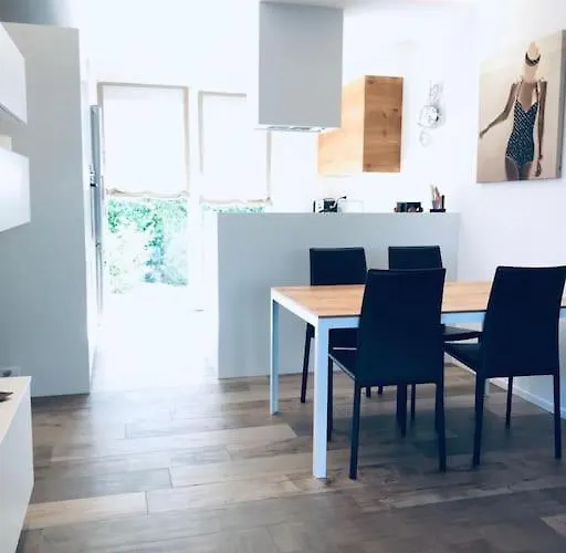 Apartment Casa Al Mare, Moderna Con Piscina E Giardino!