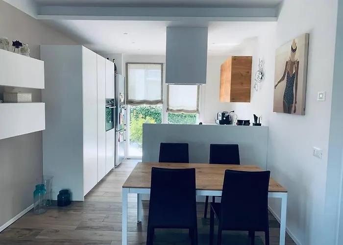 Lejlighed Casa Al Mare, Moderna Con Piscina E Giardino! Lido di Jesolo