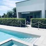 Casa Al Mare, Moderna Con Piscina E Giardino! Apartment