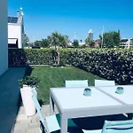 Apartment Casa Al Mare, Moderna Con Piscina E Giardino!