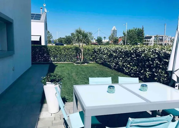 Appartamento Casa Al Mare, Moderna Con Piscina E Giardino!